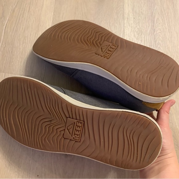 Reef Rover Low Gray Canvas Shoes - Picture 6 of 10